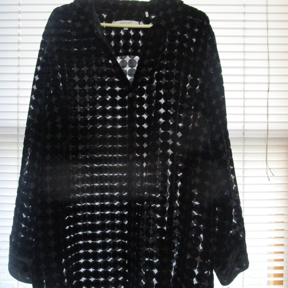 Foxcroft Women Plus size Beautiful Holiday velvet button down shirt NWT Size 22W